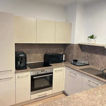 Melodie Modern Near Center With Free Private Parking