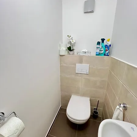 Lux Modern Near Center With Free Private Parking Lejlighed