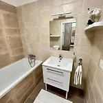 Lux Modern Near Center With Free Private Parking *